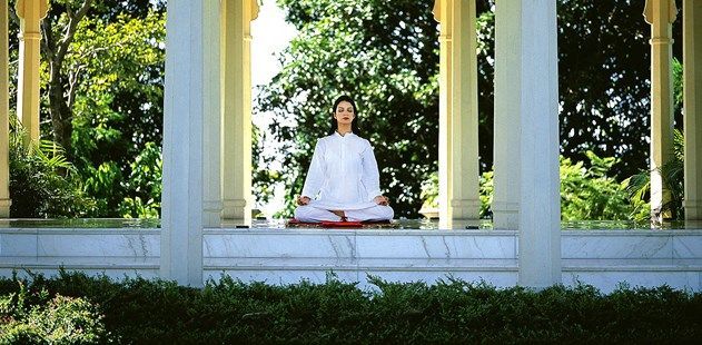 How Mindfulness and Meditation Retreats May Help to Treat Depression