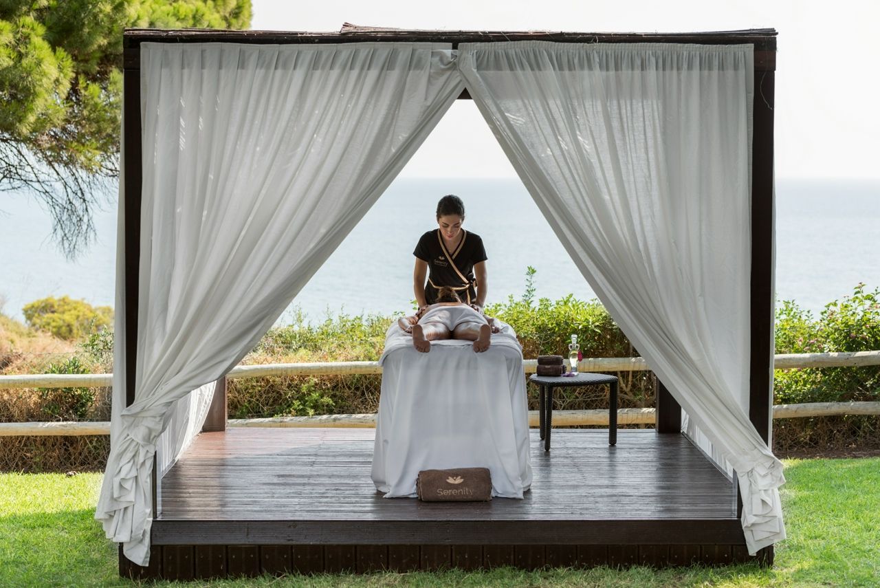 Yoga at Pine Cliffs Resort