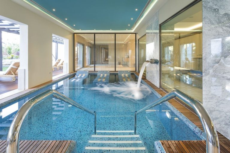 Pine Cliffs, a Luxury Collection Resort