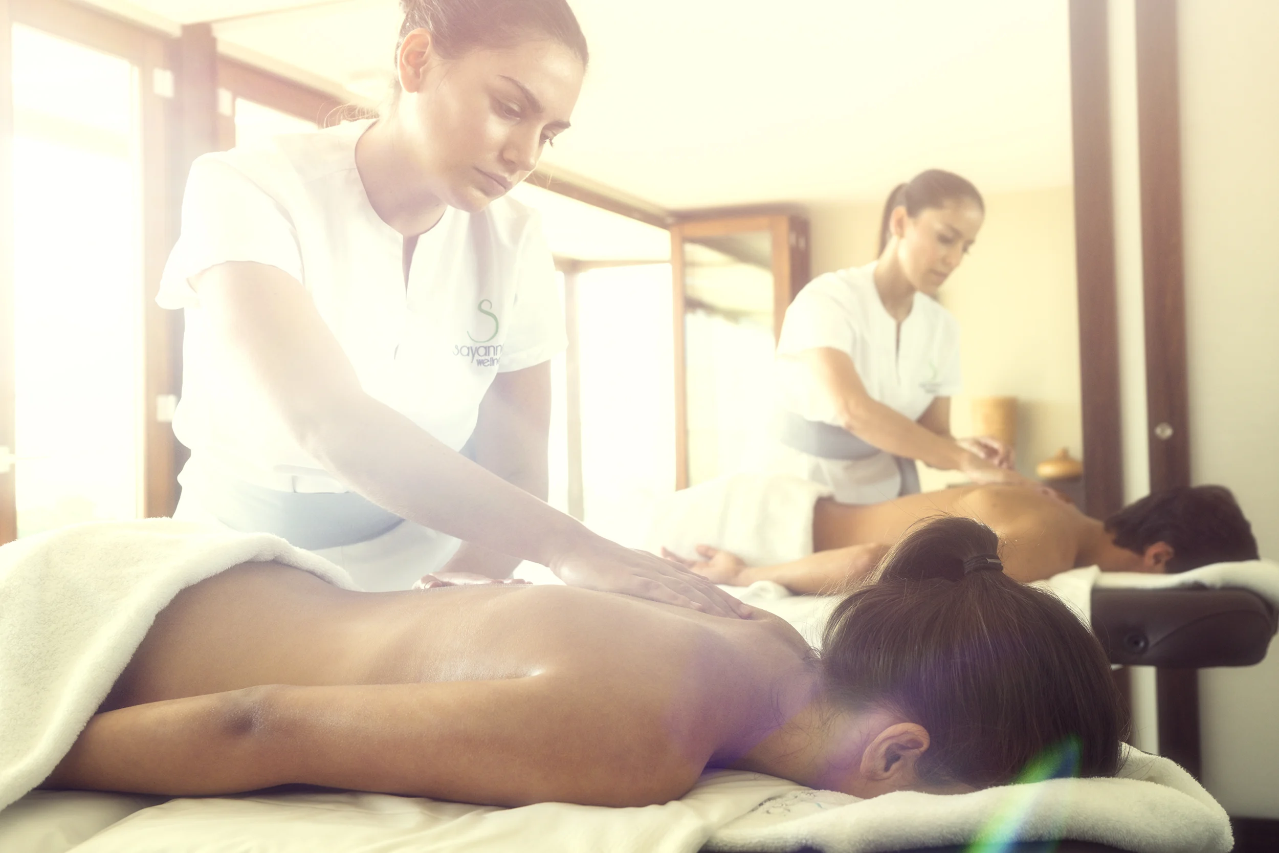 Detoxifying spa massage at Epic Sana